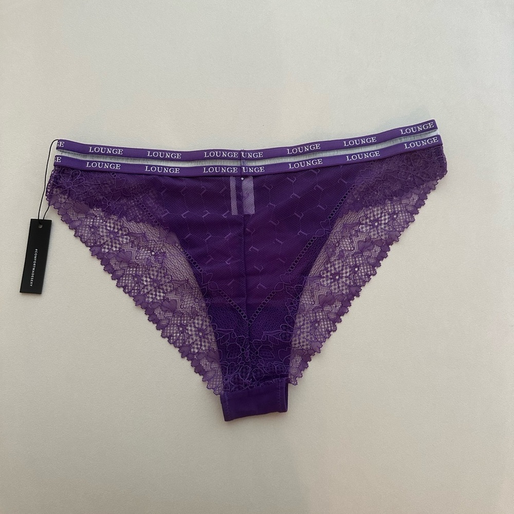 Lounge Brief - Picture 3 of 3